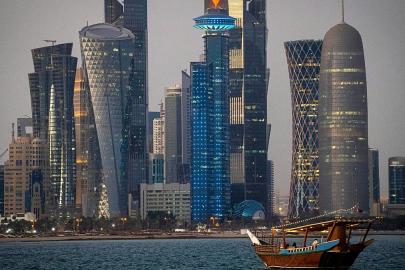 Körfez ülkelerine yönelik saldırılarını sürdüren İran, Katar açıklarında petrol tankeri vurdu