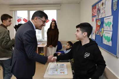 Kütahya'da Başkan Kahveci'den 'özel eğitim' ziyareti