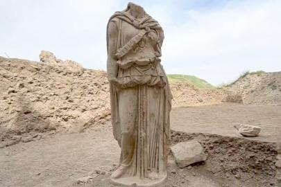 Laodikeia'da 2 metrelik "Athena" heykeli bulundu