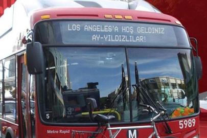 Los Angeles'ta 'Hoş geldiniz Ay-yıldızlılar' yazısı