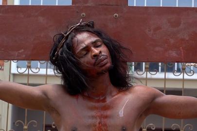 Nijeryalı Hıristiyanlar Paskalya'yı Lagos'ta sokak ayiniyle kutladı