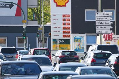 OPEC+ ham petrol üretimini artıracak: Fiyatlar nasıl etkilenecek?