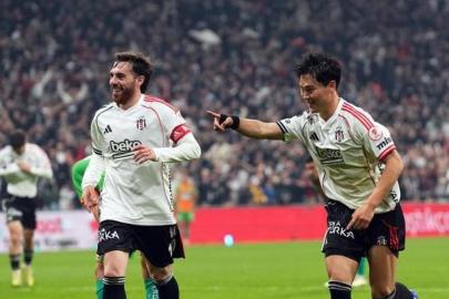 Orkun Kökçü gollere devam ediyor