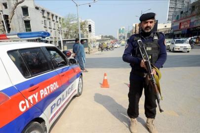 Pakistan’da polis karakoluna bombalı araç saldırısı: 5 ölü