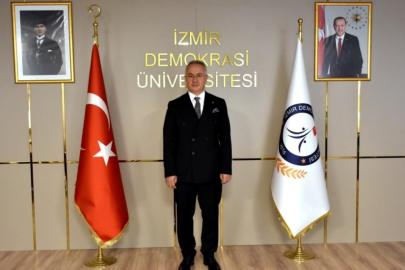 Rektör Karahasanoğlu: "Yapay Zekadan Endişe Etmek Yerine Onu Fırsata Çevirmeliyiz"