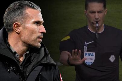 Robin van Persie çılgına döndü! Türk asıllı hakeme sert tepki: İnanılmaz