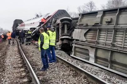Rusya’da tren faciasından dönüldü: 412 yolcu taşıyan tren raydan çıktı