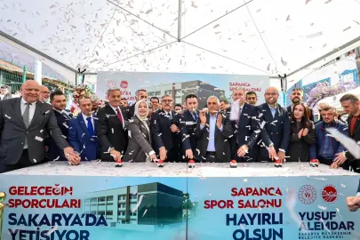 Sakarya’da spor hamlesi... Spor Salonu'nda 4. temel Sapanca’ya