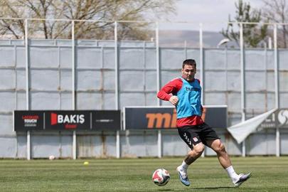 Sivasspor’da Rey Manaj sevinci!