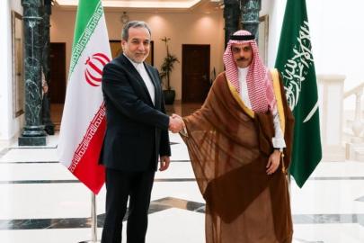 Suudi Arabistan ve İran arasında temas: Dışişleri bakanları görüştü