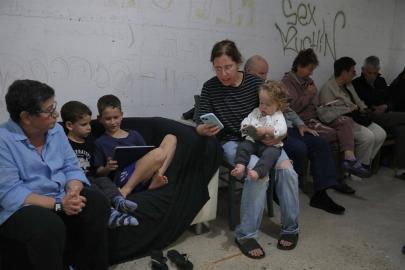 Tel Aviv'de gün boyu sirenler çaldı: İsrailliler sığınaklardan çıkamadı