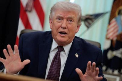 Trump, 250. yılda fotoğrafı bulunan pasaportlar basacak