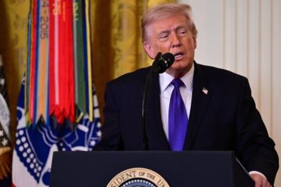 Trump ABD'lilerin her yerden karşısına çıkıyor: Şimdi de pasaportta fotoğrafı olacak