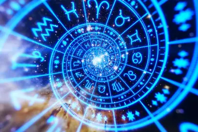 Yıldızlara göre tatil rotalarını belirleyen gezginler