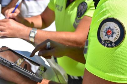 Adana'da trafik denetimlerinde 126 sürücüye ceza