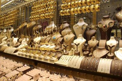 Altın fiyatları güne düşüşle başladı
