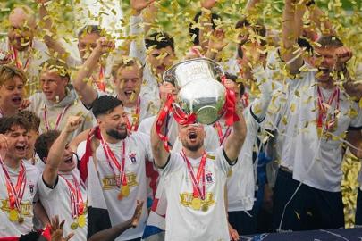 Avrupa futbolunda kupa hasretleri sona erdi