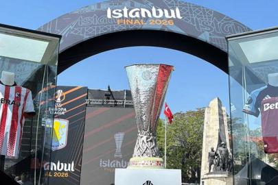 Avrupa Ligi kupasını Beşiktaş Meydanı'na İlhan Mansız getirdi