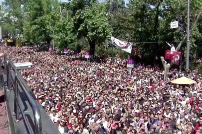 CHP Genel Başkanı Özgür Özel: Her delegeyle yarışa varım