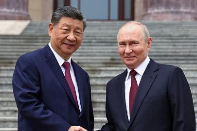 Çin Devlet Başkanı Şi, Putin için karşılama töreni düzenledi