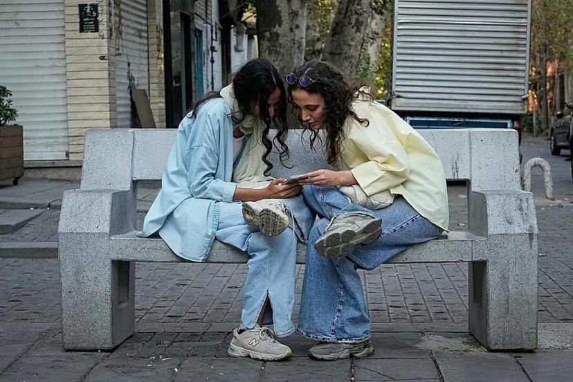 İran aylar süren kesintinin ardından yeniden çevrimiçi: Kısıtlamalar sürüyor
