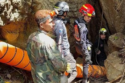 Laos’ta sel basan mağarada mahsur kalan 7 kişi için arama çalışmaları sürüyor