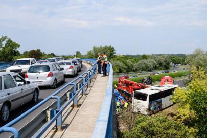 Macaristan'da otobüs kazası: 1 ölü, 23 yaralı