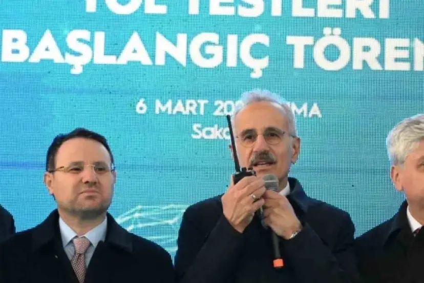 Milli tren hız rekorunu yeniledi: Saatte 240 kilometreye ulaştı