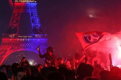 Paris'te PSG'nin Şampiyonlar Ligi zaferi sonrası yüzlerce kişi gözaltına alındı