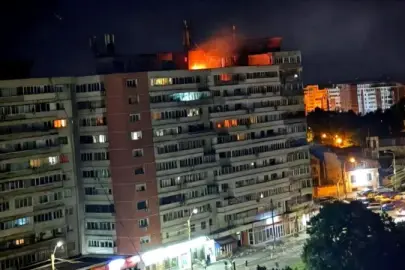 Romanya'da bir apartmana Rus İHA'sı isabet etti: AB 'bir sınır daha aşıldı' dedi