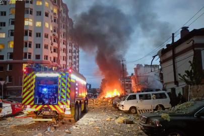 Rusya, Kiev'e büyük çaplı bir füze ve insansız hava aracı saldırısı düzenledi; saldırıda dört kişi hayatını kaybetti