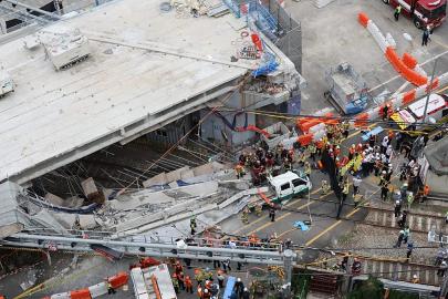 Seul'de üst geçit çöktü: 3 kişi hayatını kaybetti