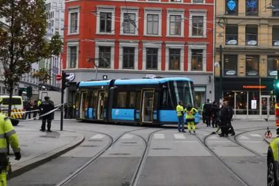 Sürücüsüz otobüs ilk seferinde tramvayla çarpıştı
