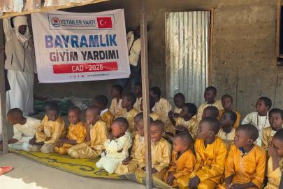Yetimler Vakfı'ndan Çad'daki yetim çocuklara bayramlık kıyafet desteği