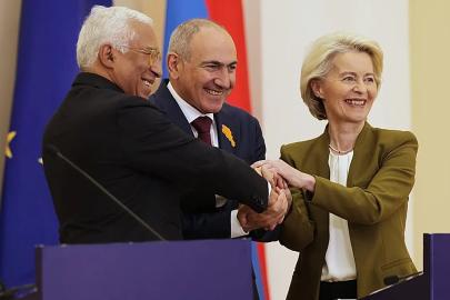 AB, Ermenistan’daki kritik seçimler öncesi Paşinyan’a destek verdi