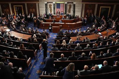 ABD Temsilciler Meclisi, Trump'ın savaş yetkilerini sınırlandıran kararı onayladı