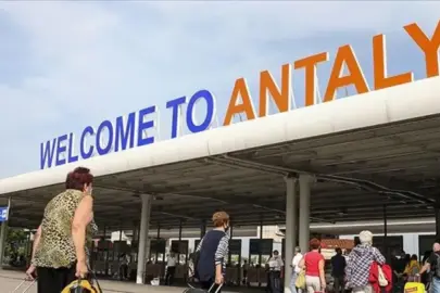 Antalya Havalimanı'nda 5 ayda 9,1 milyon yolcuya hizmet verildi