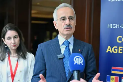 Bakan Uraloğlu'ndan Hürmüz Boğazı ve Basra Körfezi açıklaması: 15 gemimiz güvenli şekilde bölgeden ayrıldı