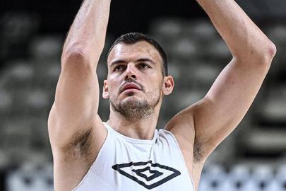 Beşiktaş'ta Ante Zizic ameliyat edilecek