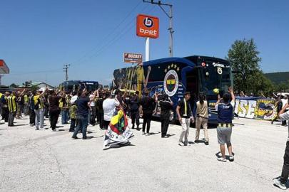 Fenerbahçe'ye Düzce'de coşkulu karşılama