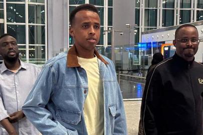 FIFA'dan Somalili hakem Artan'a tarihi jest; tüm maaşı ödenecek