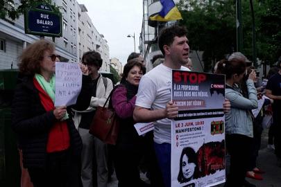Fransa'da CNews önünde Kremlin etkisi iddiasıyla protesto düzenlendi