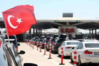 Gurbetçilerin "vatan" yolculuğunda dijital kolaylık! Sınır kapılarındaki yoğunluk canlı izlenebilecek