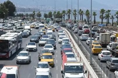 İzmir'de trafiğe kayıtlı araç sayısı 2,1 milyonu aştı