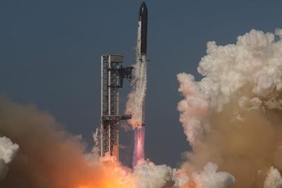 SpaceX’e yatırım yapılabilir kredi notu verildi, hisseler zirveden geriledi