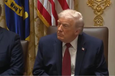 Trump'dan yeni saldırı tehdidi: Venezuela'da olduğu gibi İran petrolü ve doğal gazının tamamını biz kontrol edeceğiz