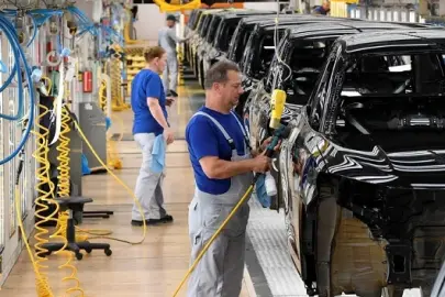 Volkswagen'de daralma sinyali: Fabrika üretimi azaltıyor