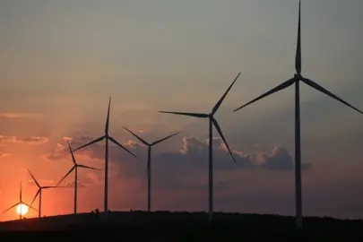 Yenilenebilir enerji kurulu gücü 2030 hedefinin yarısına yaklaştı