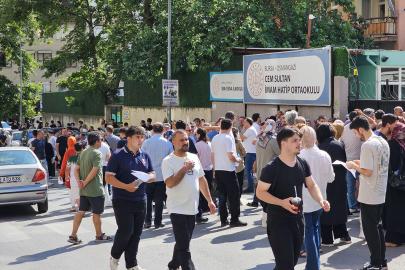 YKS maratonu başladı: 2,4 milyon aday üniversite için ter döküyor