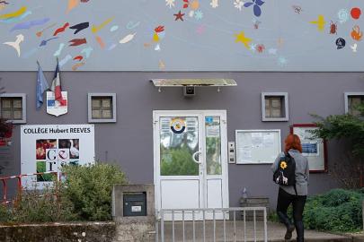 Yüzlerce kişi öldürülen Fransız öğrenci Lyhanna için yürüdü